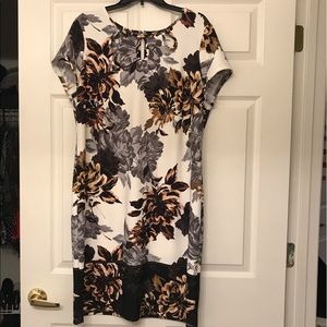 Floral Dress Size 18 New w/O tags